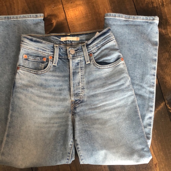 Levi’s Ribcage Straight - Picture 2 of 3